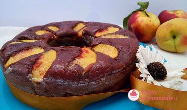 Torta pesche e cacao vegan