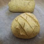 Pane con lievito madre alla curcuma e semi di papavero 5