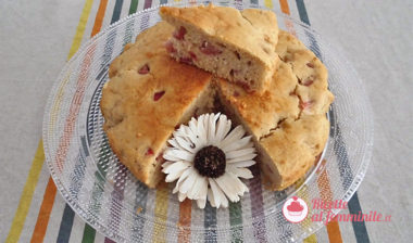 Torta alle fragole senza burro semplice e veloce