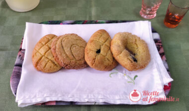 Biscotti al mais senza glutine con uvetta
