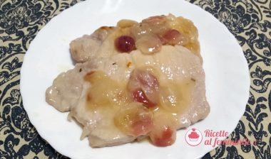 Fette di arista con salsa all’uva