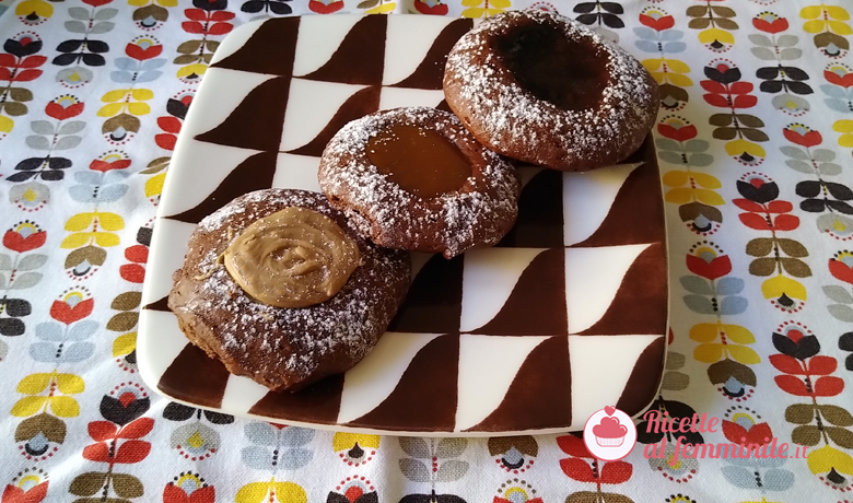 Tortine al cioccolato con marmellata e creme 1