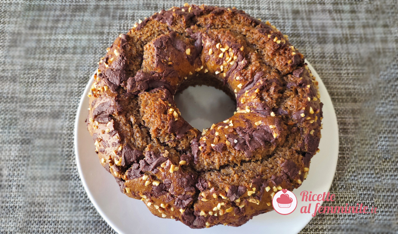 ciambellone-nocciole-e-cioccolato